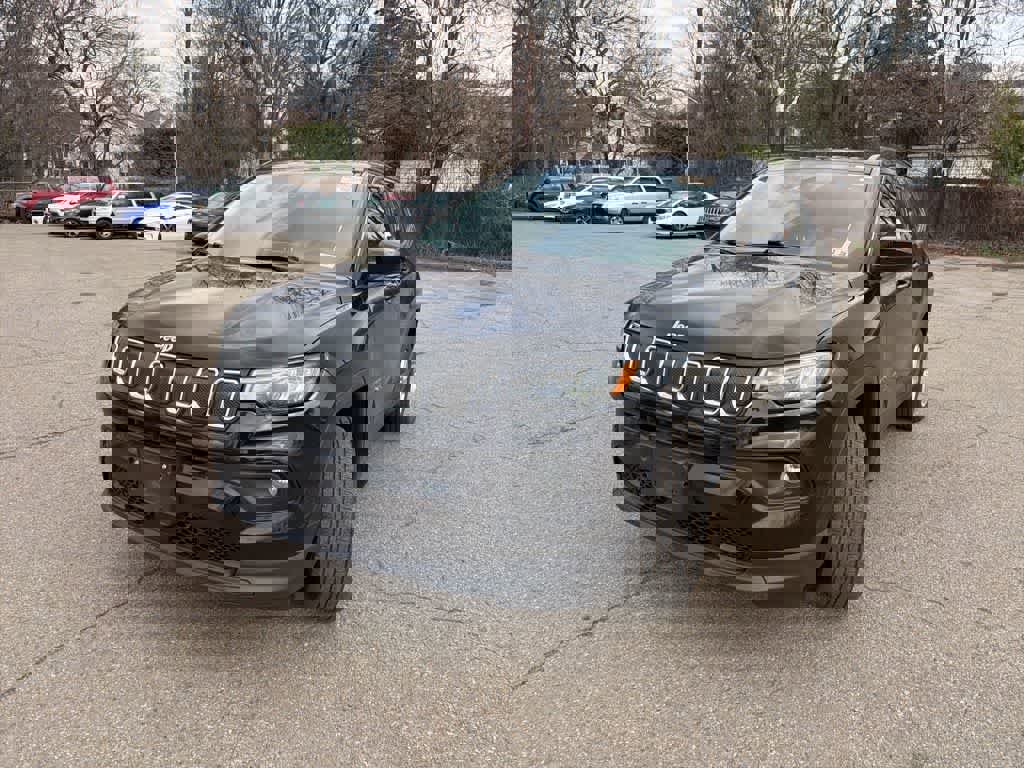 Used 2022 Jeep Compass Latitude image 32