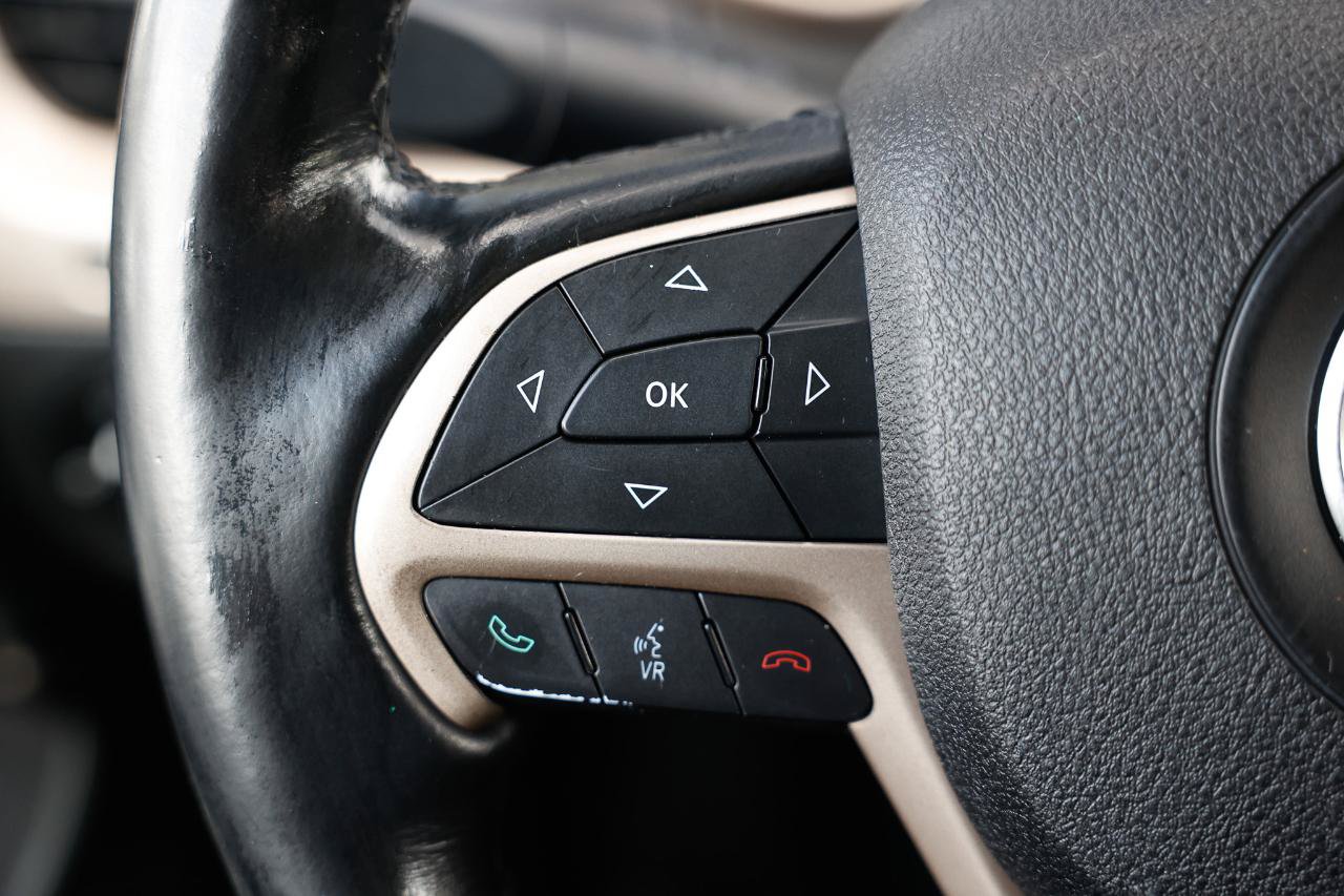 Used 2016 Jeep Cherokee Limited FWD image 24