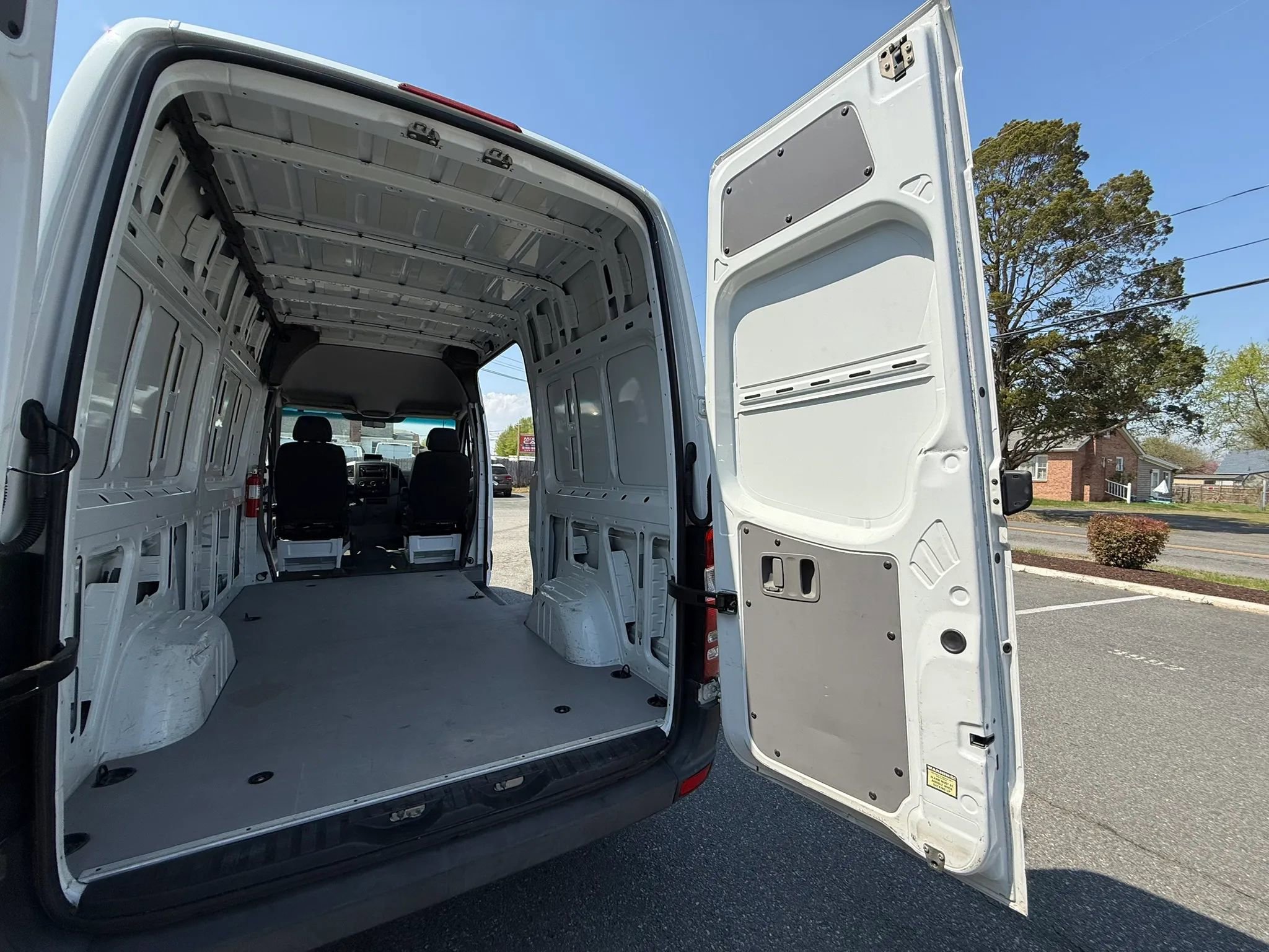 Used 2007 Dodge Sprinter 2500 image 28