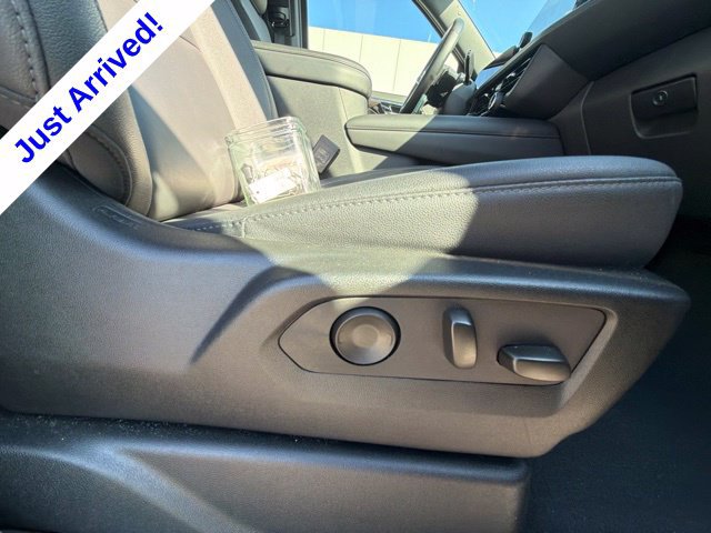 Used 2025 Chevrolet Suburban Z71 AWD/4WD image 28