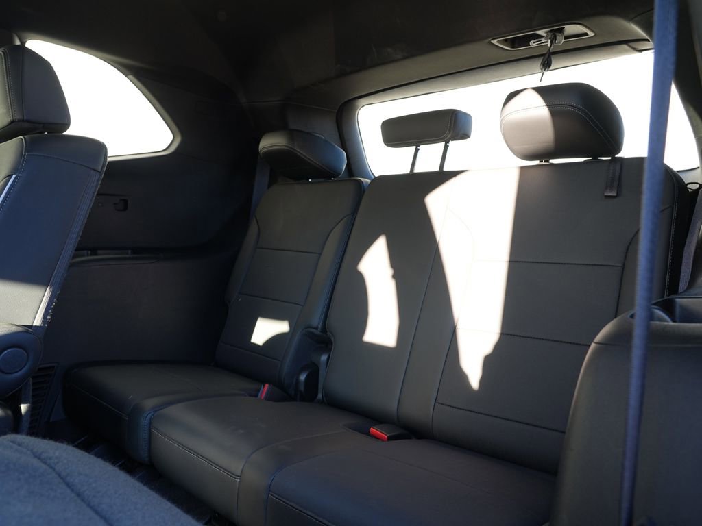 Used 2025 Buick Enclave Preferred AWD/4WD image 26