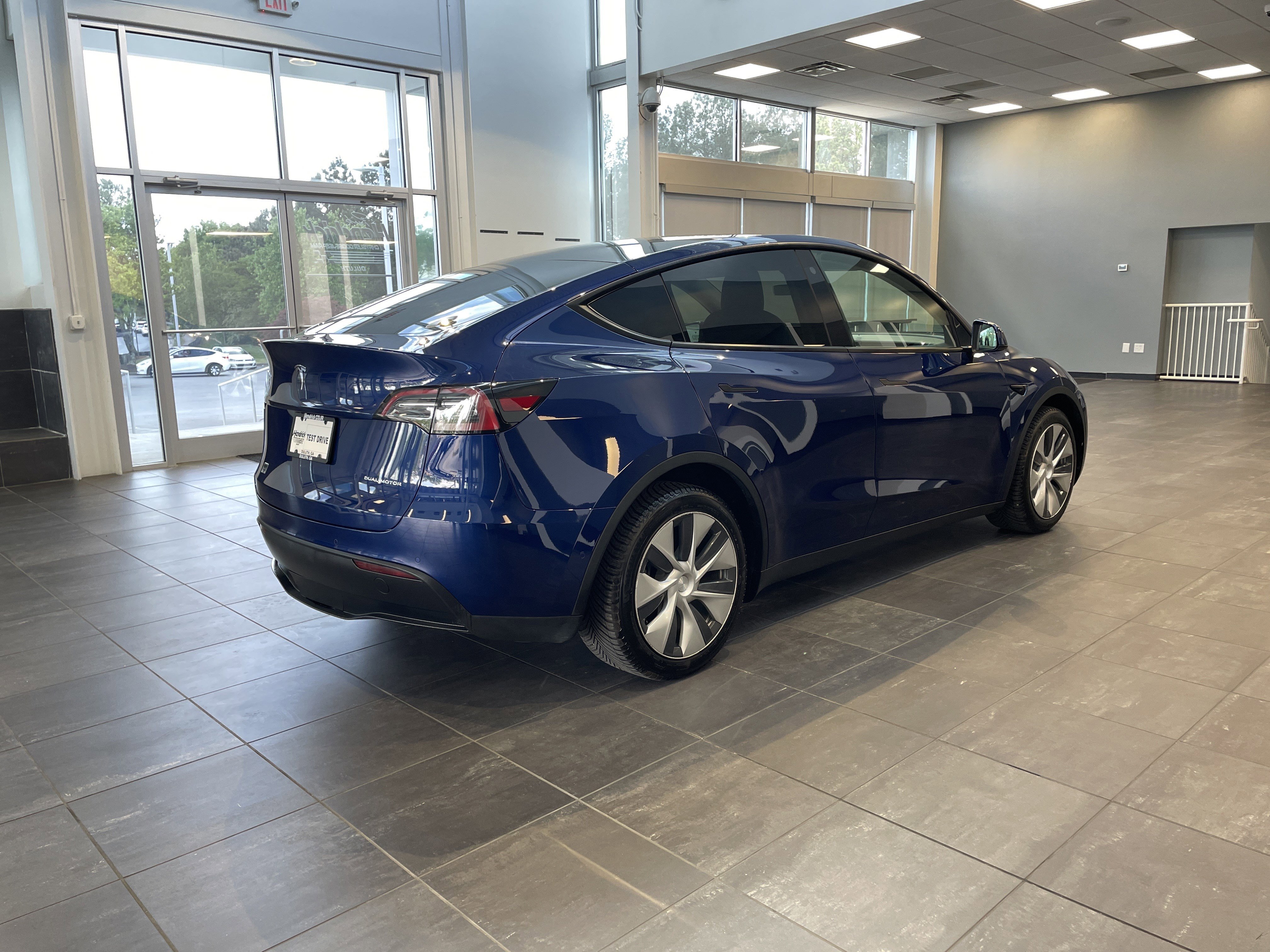 Used 2021 Tesla Model Y Long Range AWD/4WD image 10