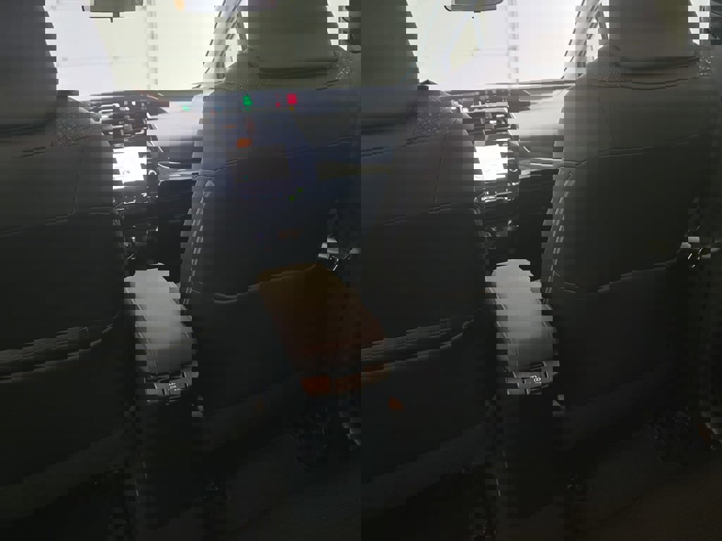 Used 2020 Toyota Prius LE image 23