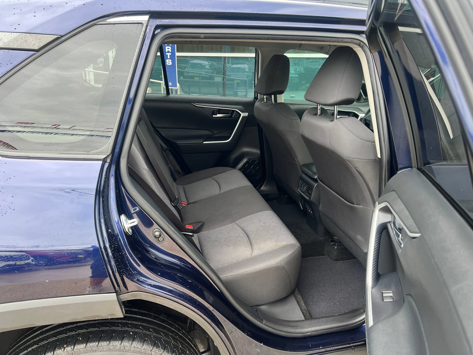 Used 2020 Toyota RAV4 XLE FWD image 13