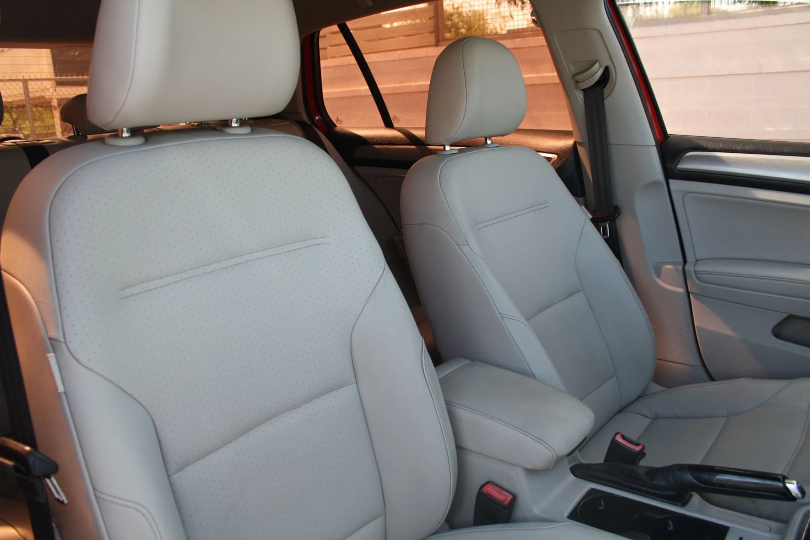 Used 2015 Volkswagen Golf S FWD image 15