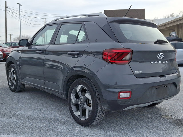Certified 2023 Hyundai Venue SEL image 6