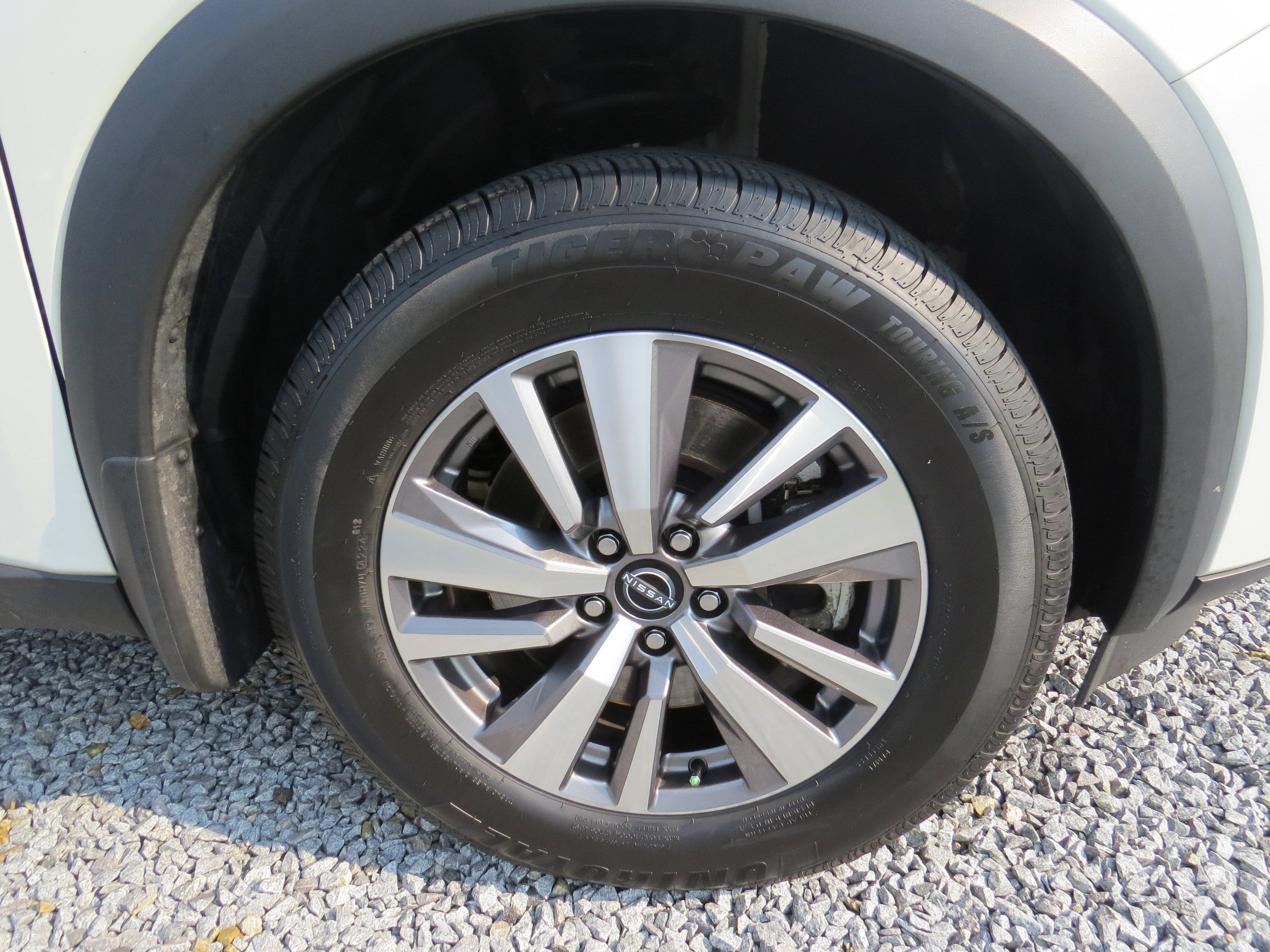 Used 2023 Nissan Pathfinder SL AWD/4WD image 11