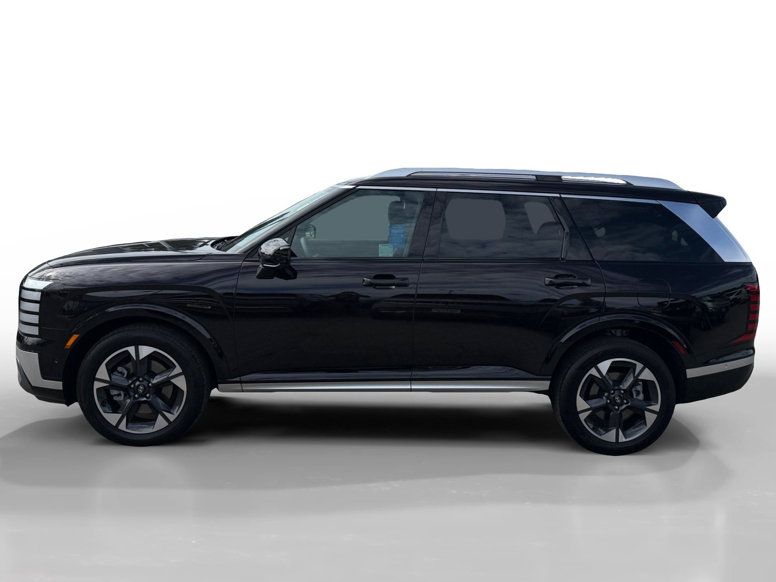 Certified 2026 Hyundai Palisade Limited AWD/4WD image 2