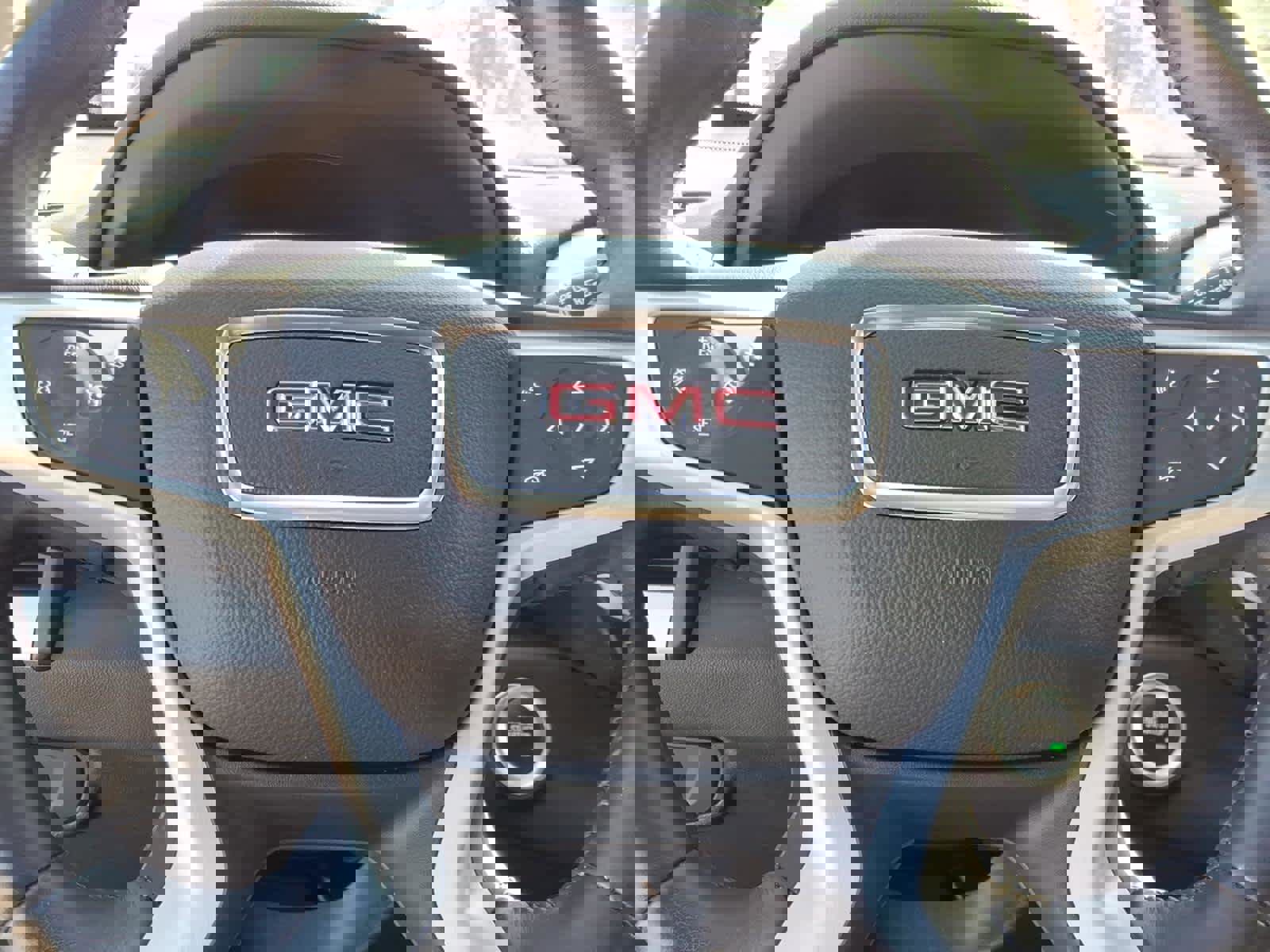 Certified 2020 GMC Terrain SLE w/ Driver Convenience Package image 15