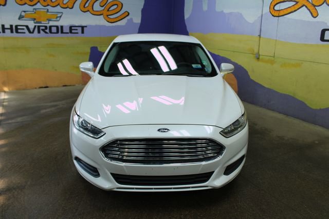 Used 2015 Ford Fusion SE FWD image 3