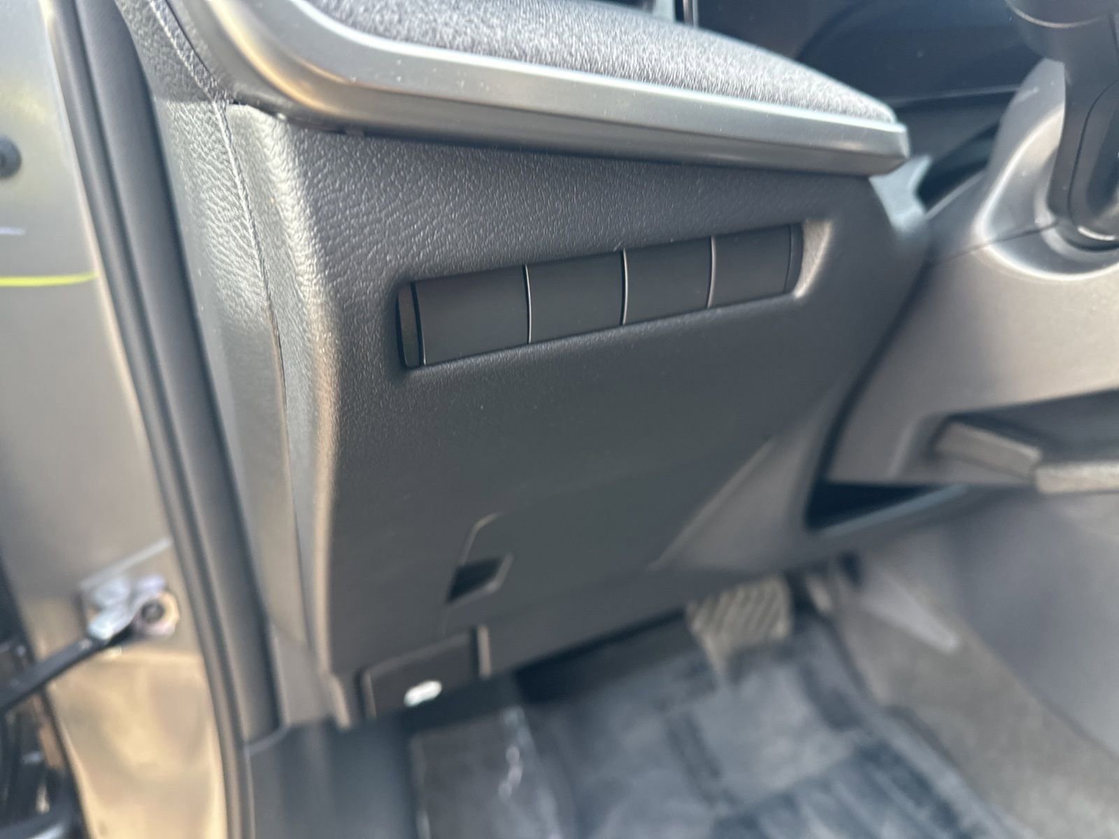 Used 2025 Nissan Kicks SV w/ Charging Package AWD/4WD image 14