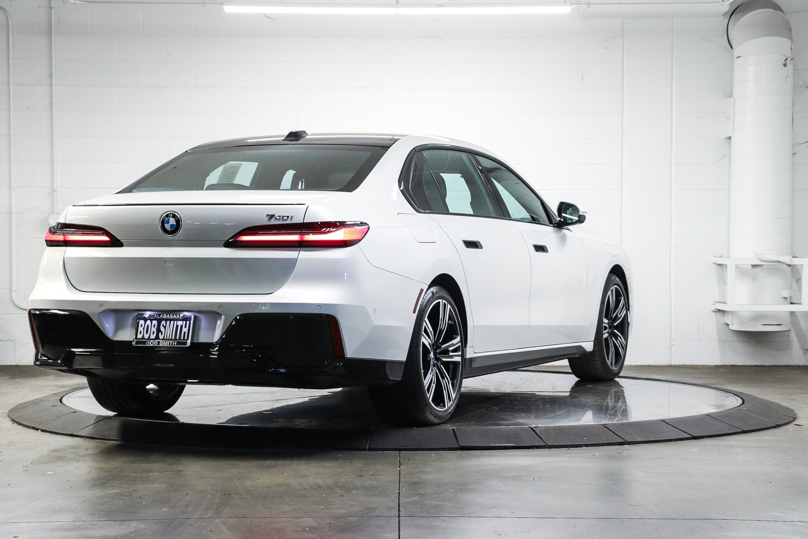 Certified 2023 BMW 740i RWD image 6