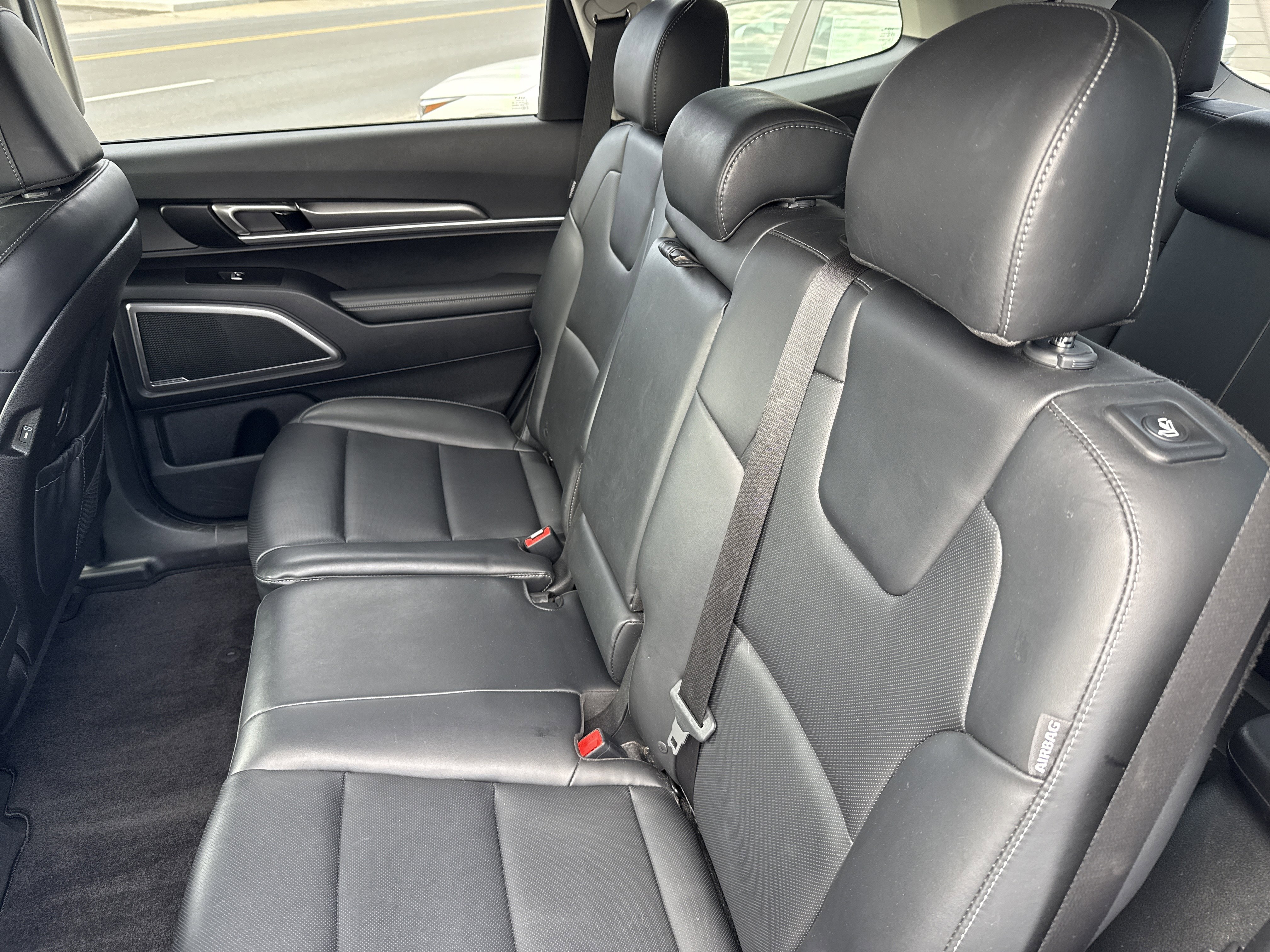 Used 2024 Kia Telluride LX AWD/4WD image 13