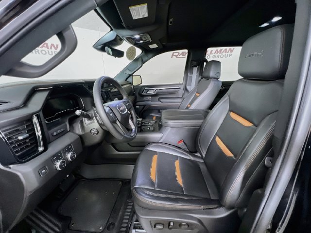 Used 2025 GMC Sierra 1500 AT4 w/ AT4 Premium Package AWD/4WD image 10