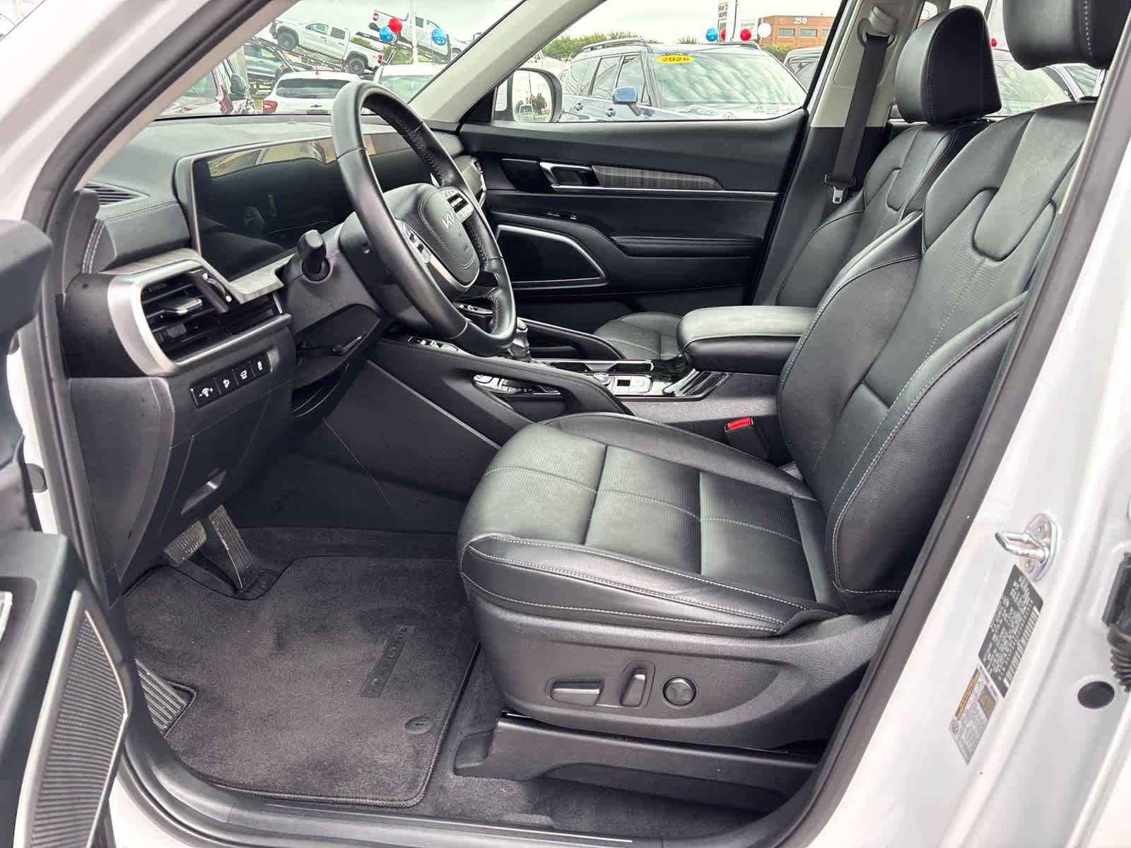 Used 2025 Kia Telluride EX FWD image 11