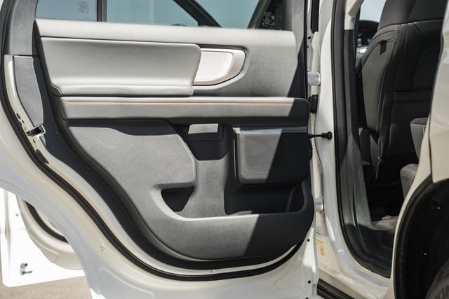 Used 2025 Ford Expedition Active AWD/4WD image 51
