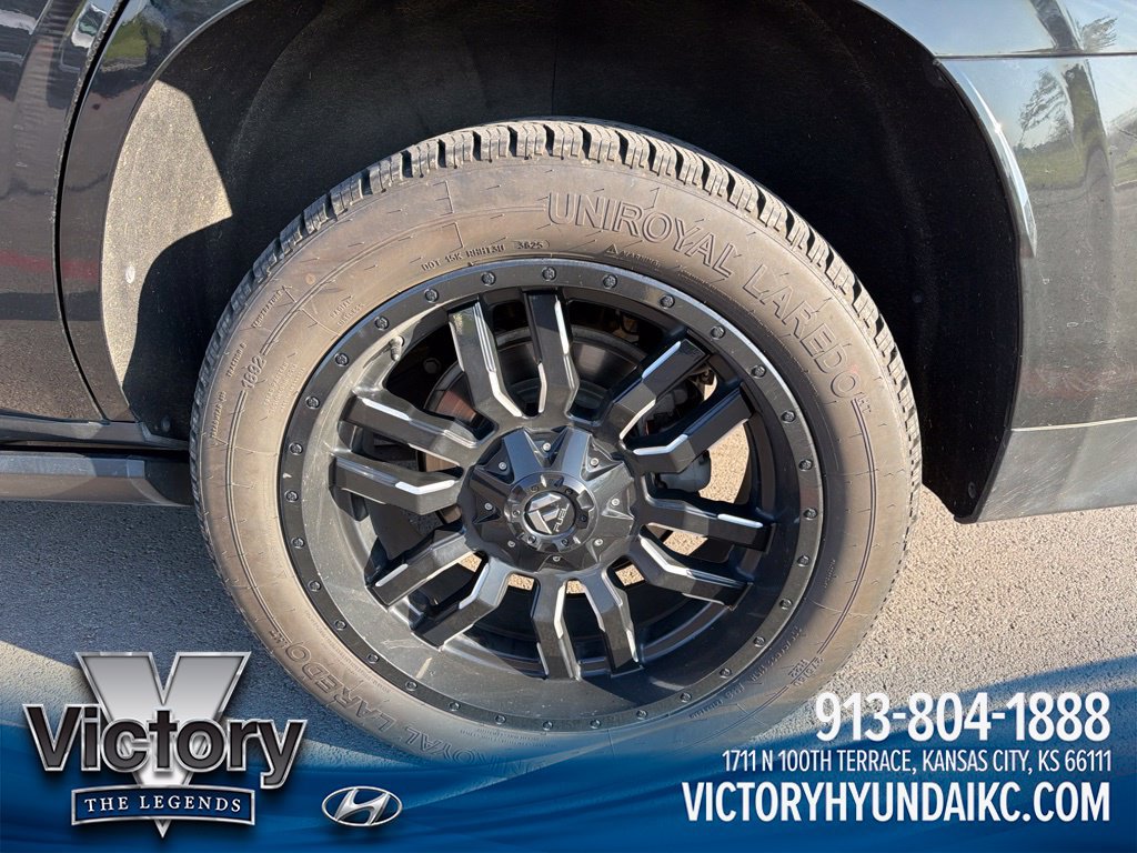 Used 2021 GMC Yukon Denali w/ Denali Premium Package AWD/4WD image 9