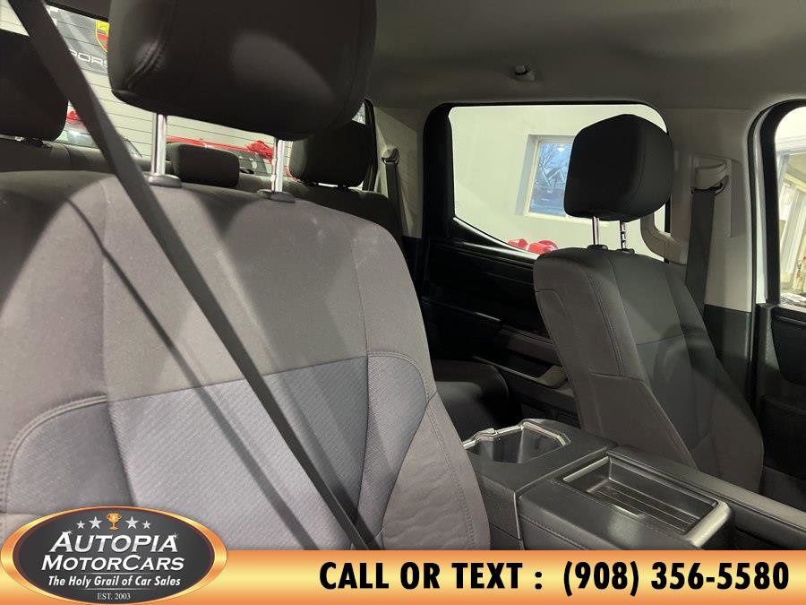 Used 2022 Toyota Tundra SR5 w/ SR5 Convenience Package AWD/4WD image 11