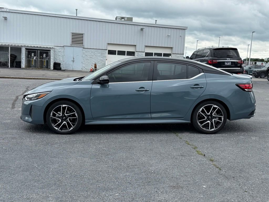 Used 2025 Nissan Sentra SR w/ SR Premium Package FWD image 8