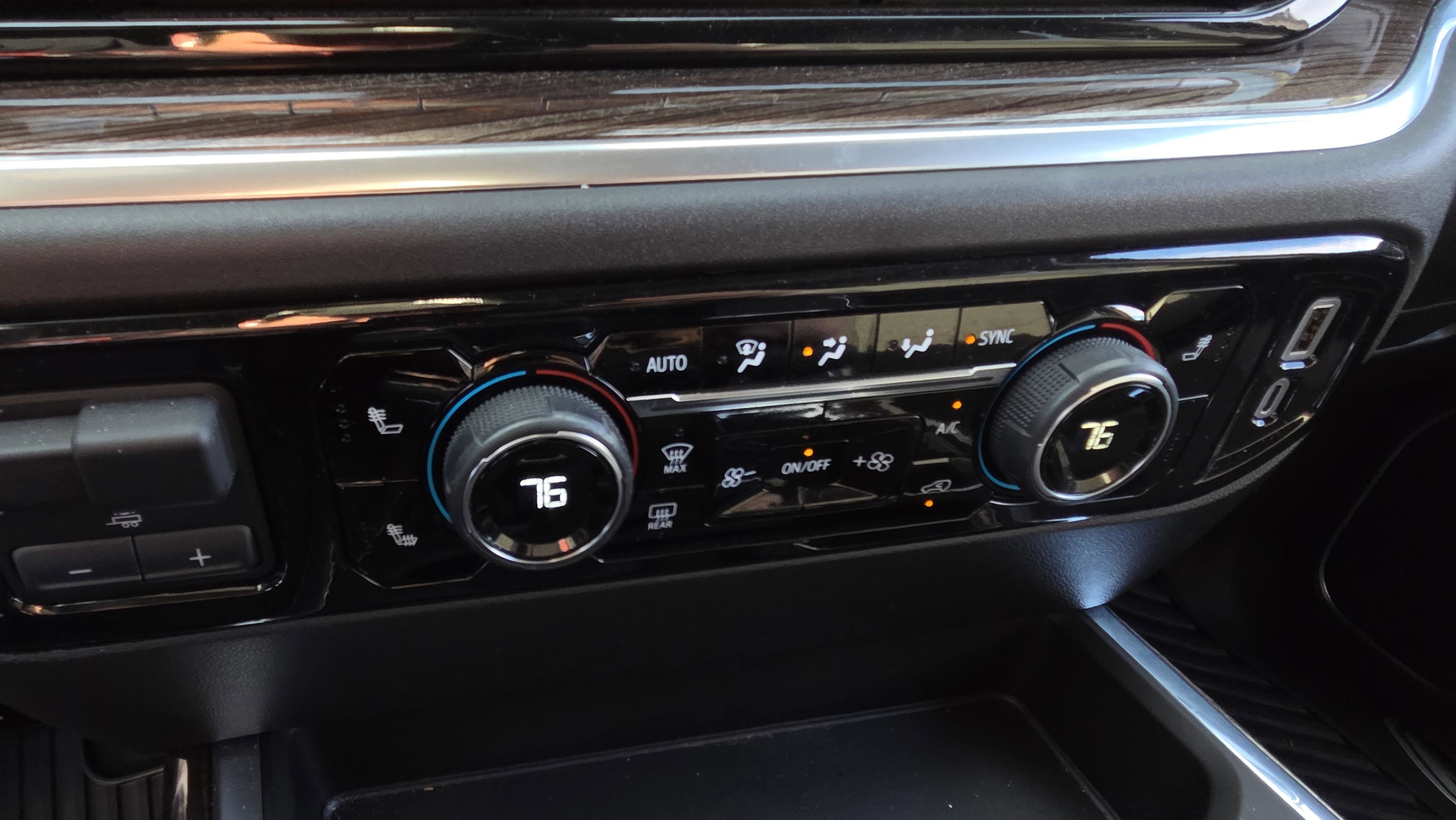 Used 2025 Chevrolet Silverado 1500 LT image 24