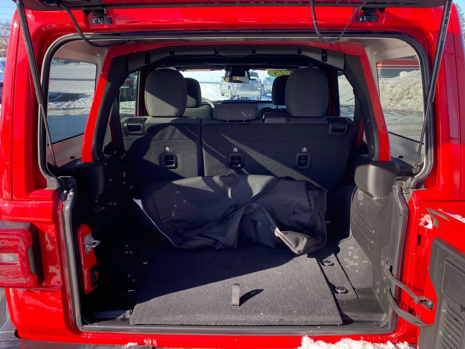 Used 2025 Jeep Wrangler Sahara w/ Safety Group image 19