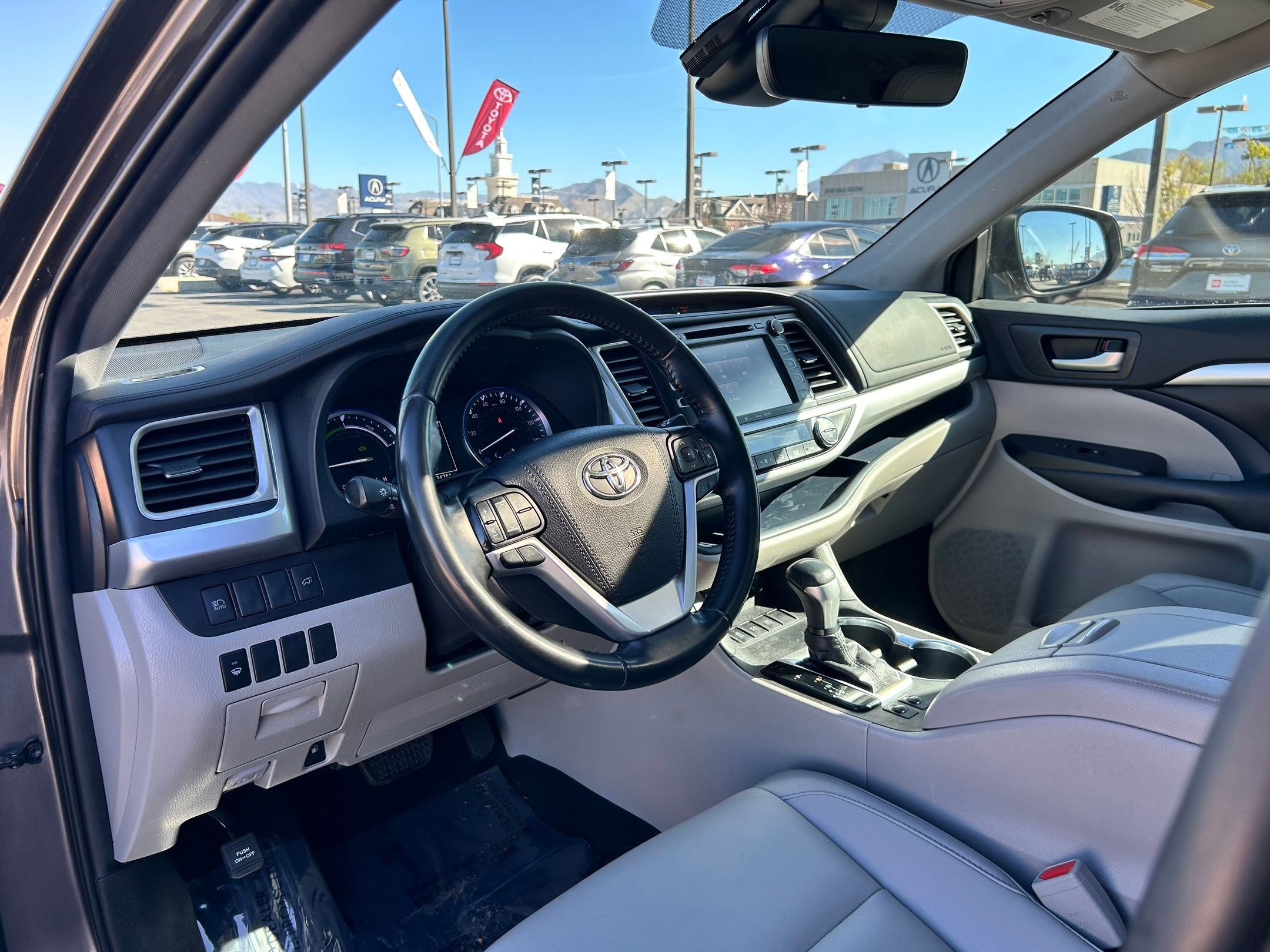 Used 2019 Toyota Highlander XLE image 10