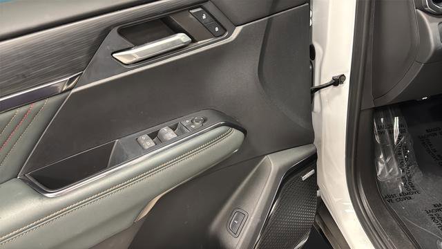 Used 2024 GMC Acadia AT4 image 21