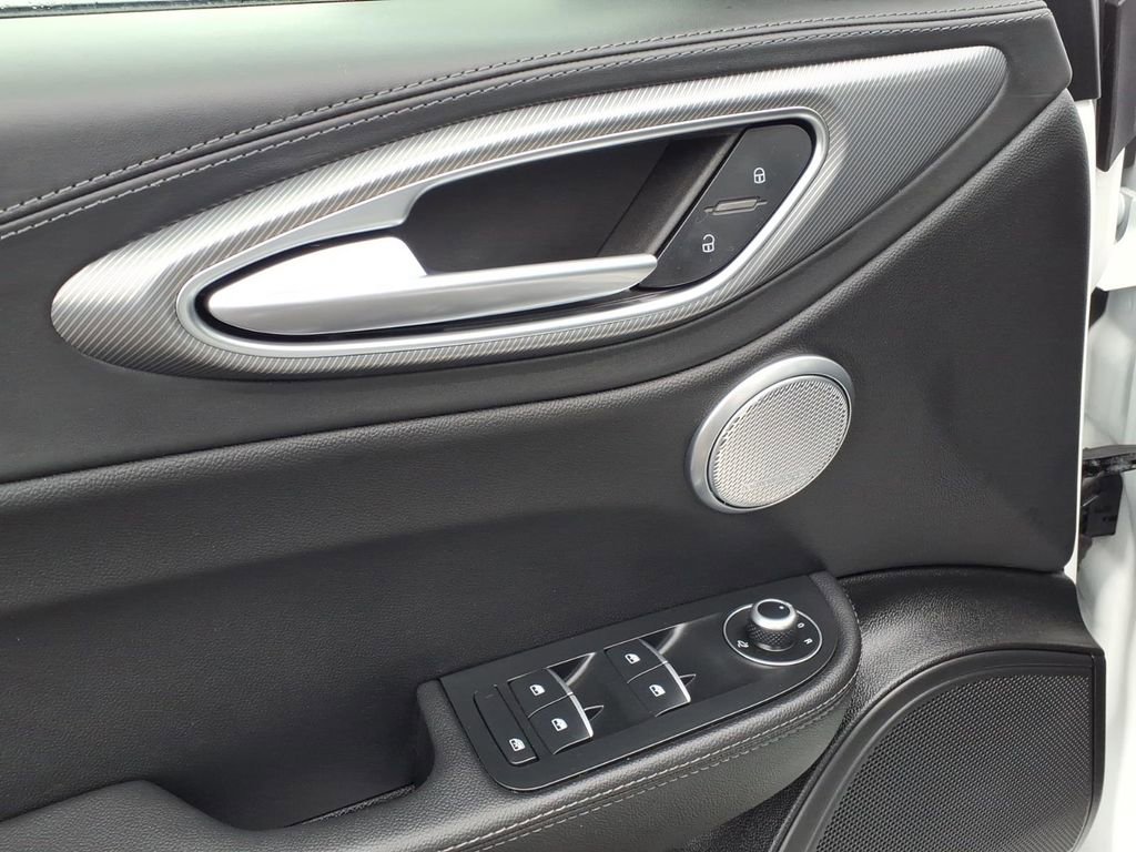 Used 2024 Alfa Romeo Giulia Veloce image 4