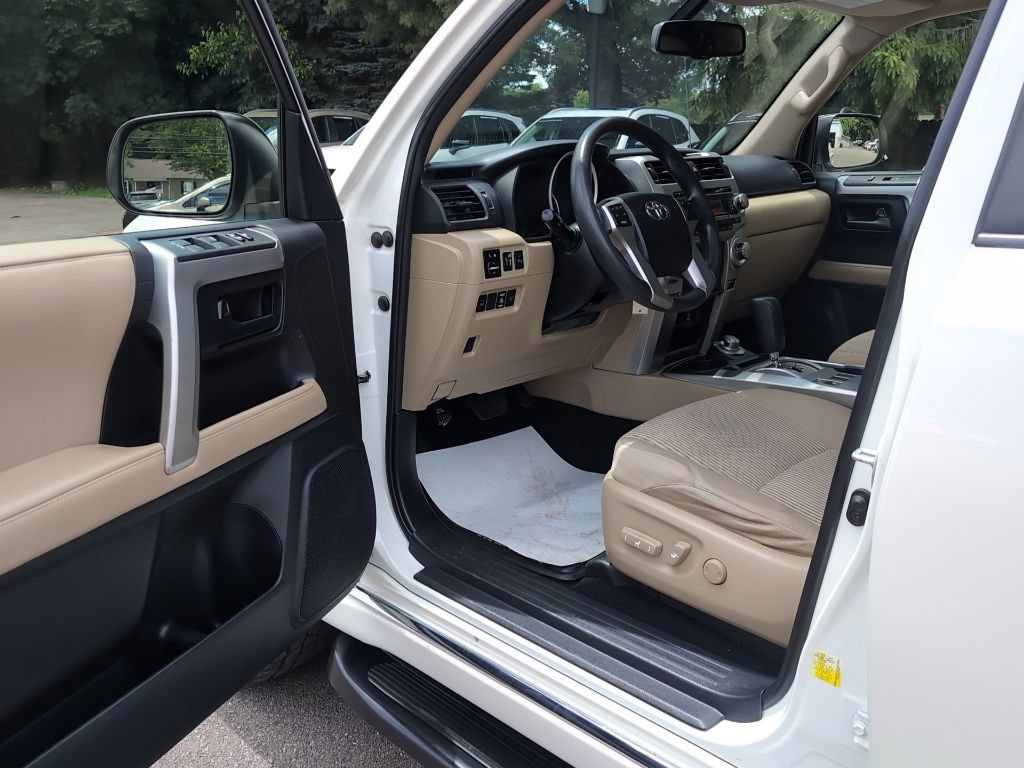 Used 2013 Toyota 4Runner SR5 w/ Convenience Pkg AWD/4WD image 17