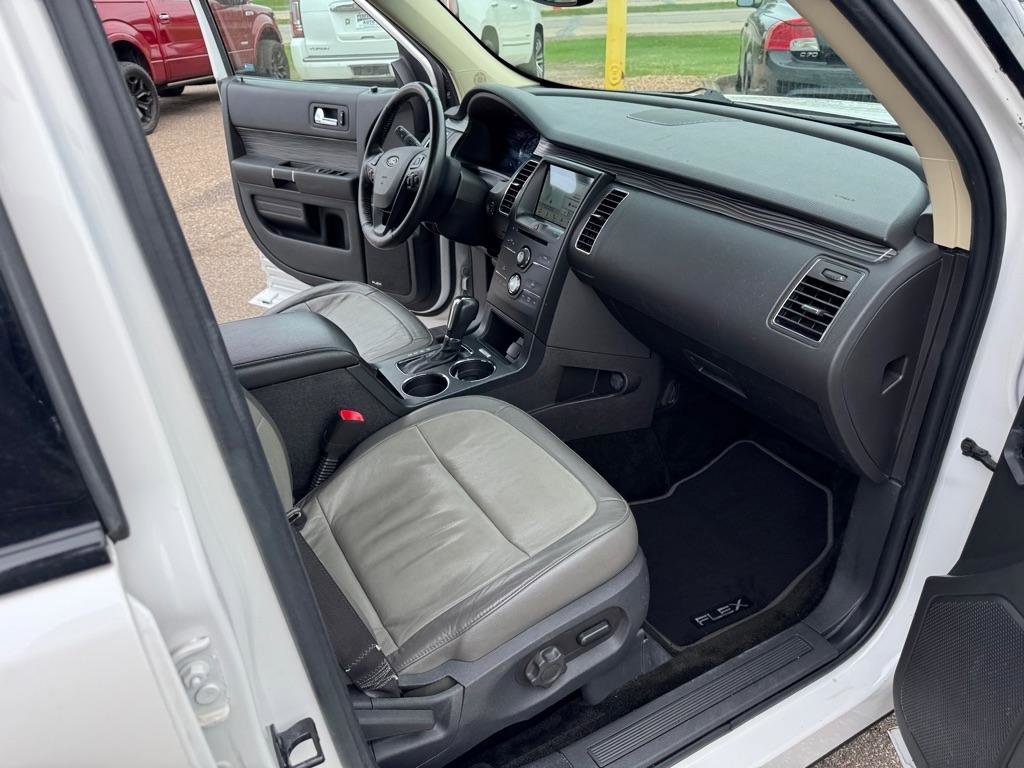 Used 2016 Ford Flex SEL w/ Equipment Group 202A AWD/4WD image 27