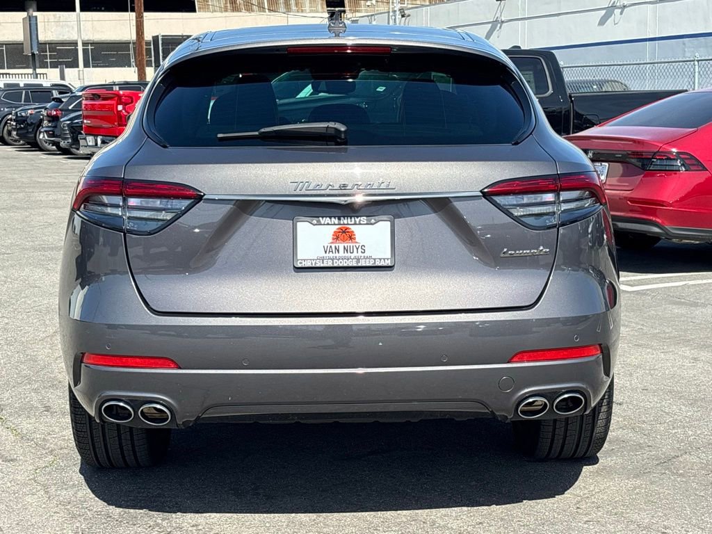 Used 2024 Maserati Levante GT Ultima AWD/4WD image 7