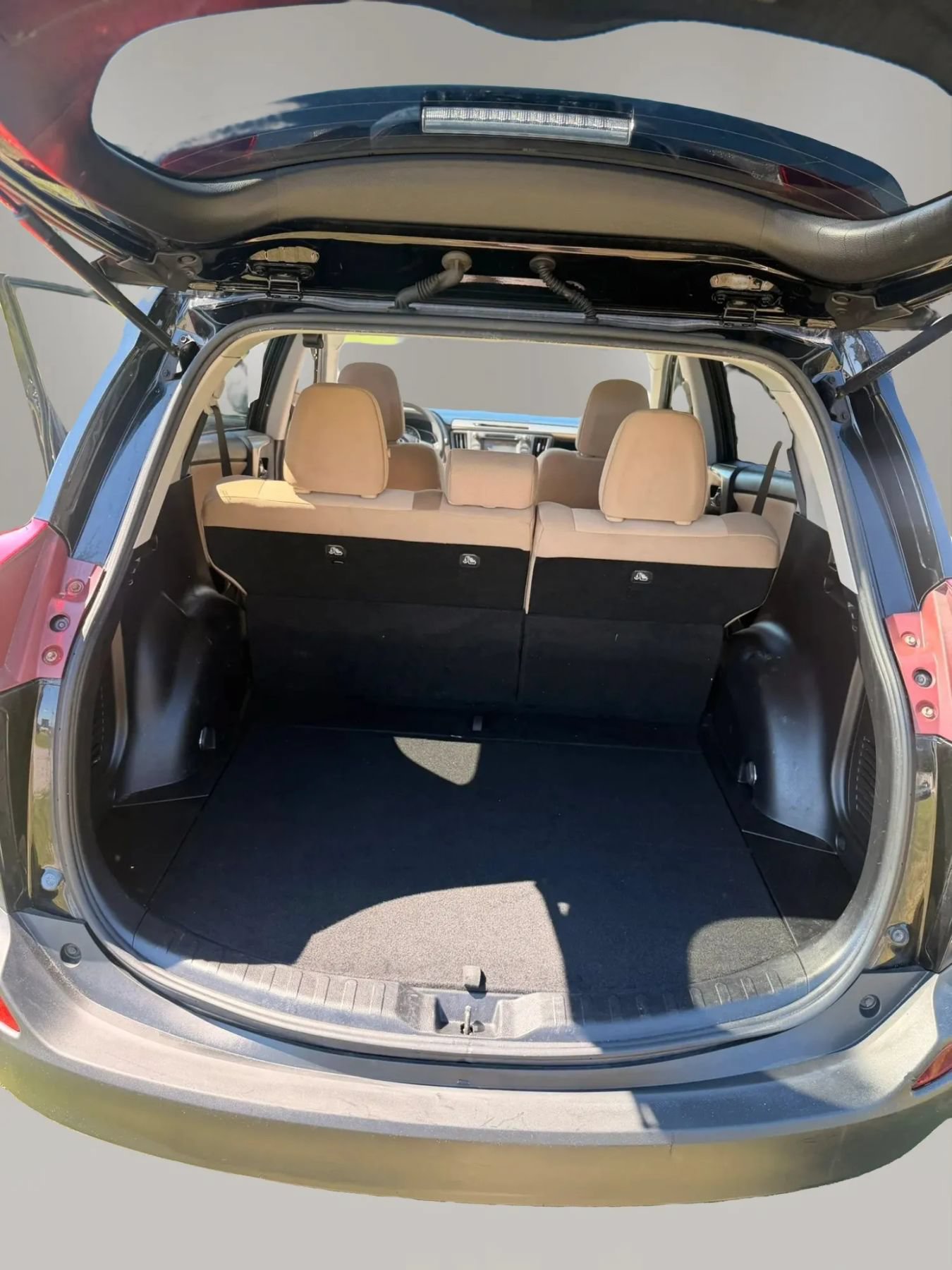 Used 2014 Toyota RAV4 XLE AWD/4WD image 14