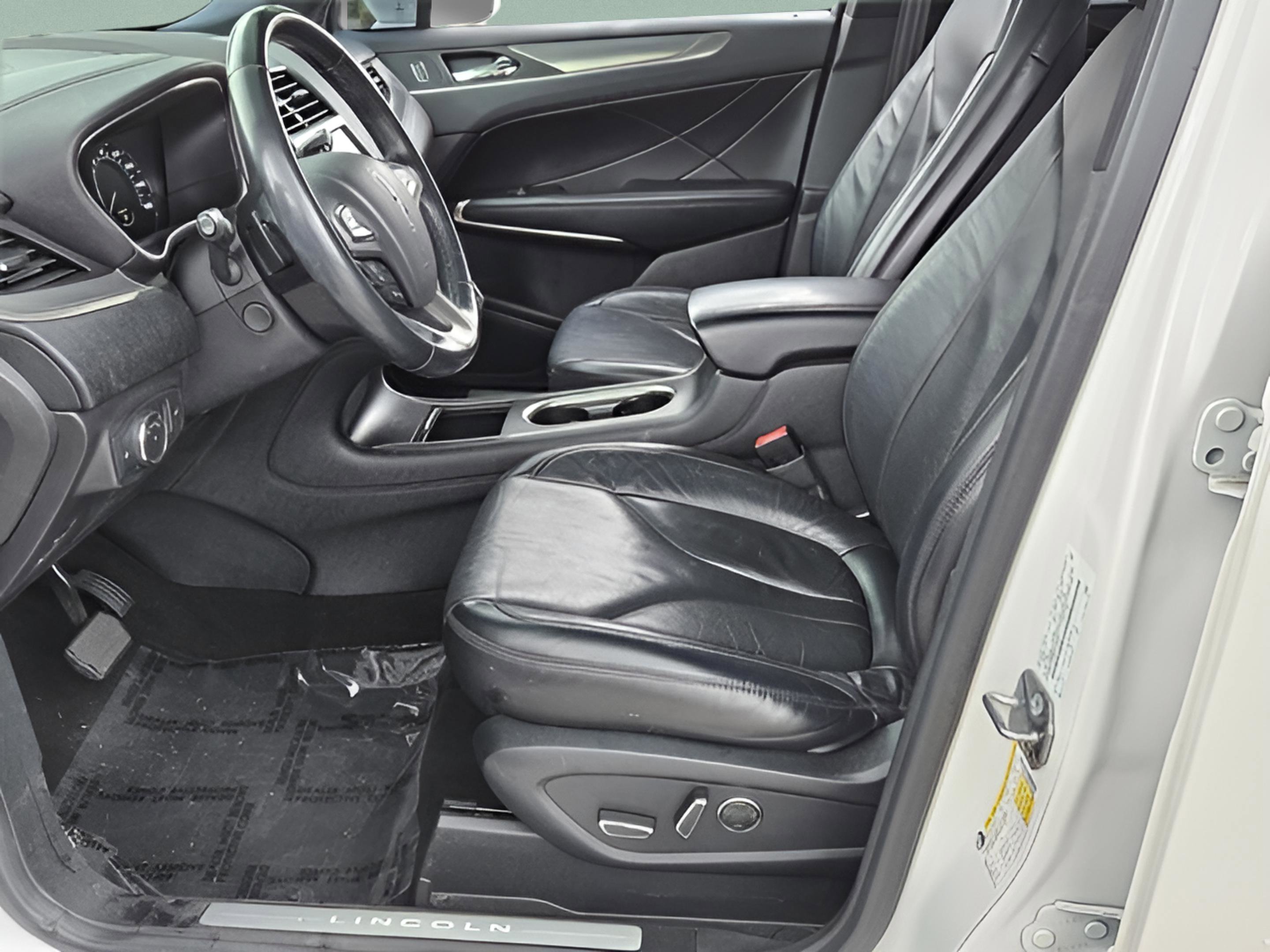 Used 2019 Lincoln MKC Reserve w/ MKC Technology Package image 9