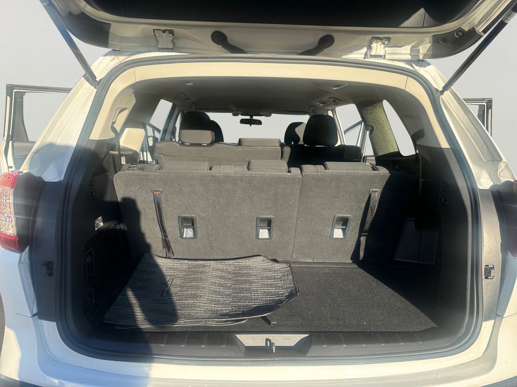Used 2022 Subaru Ascent Premium image 30
