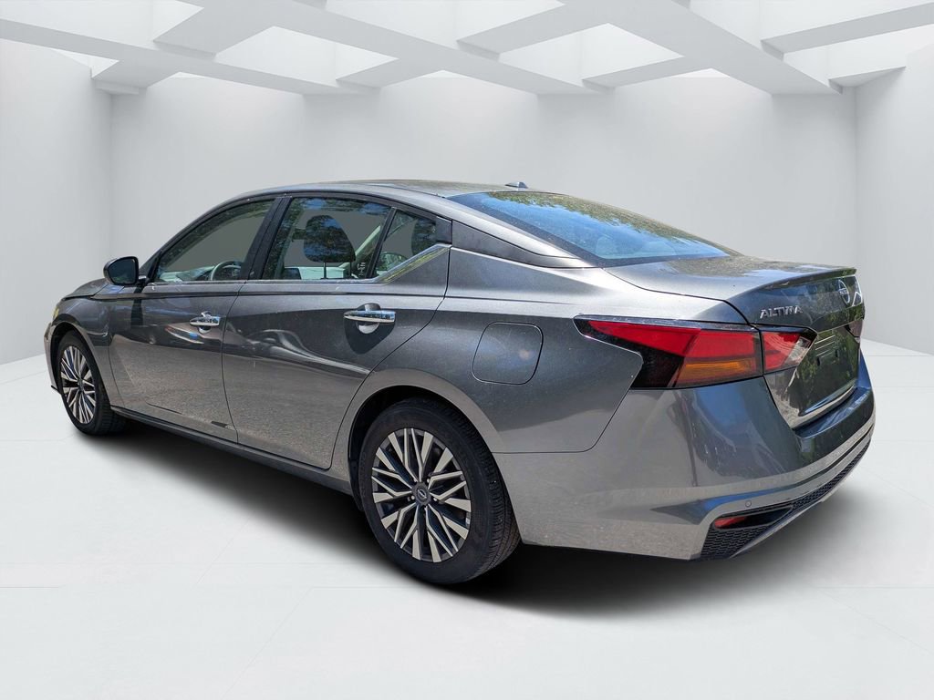 Used 2025 Nissan Altima 2.5 SV FWD image 5