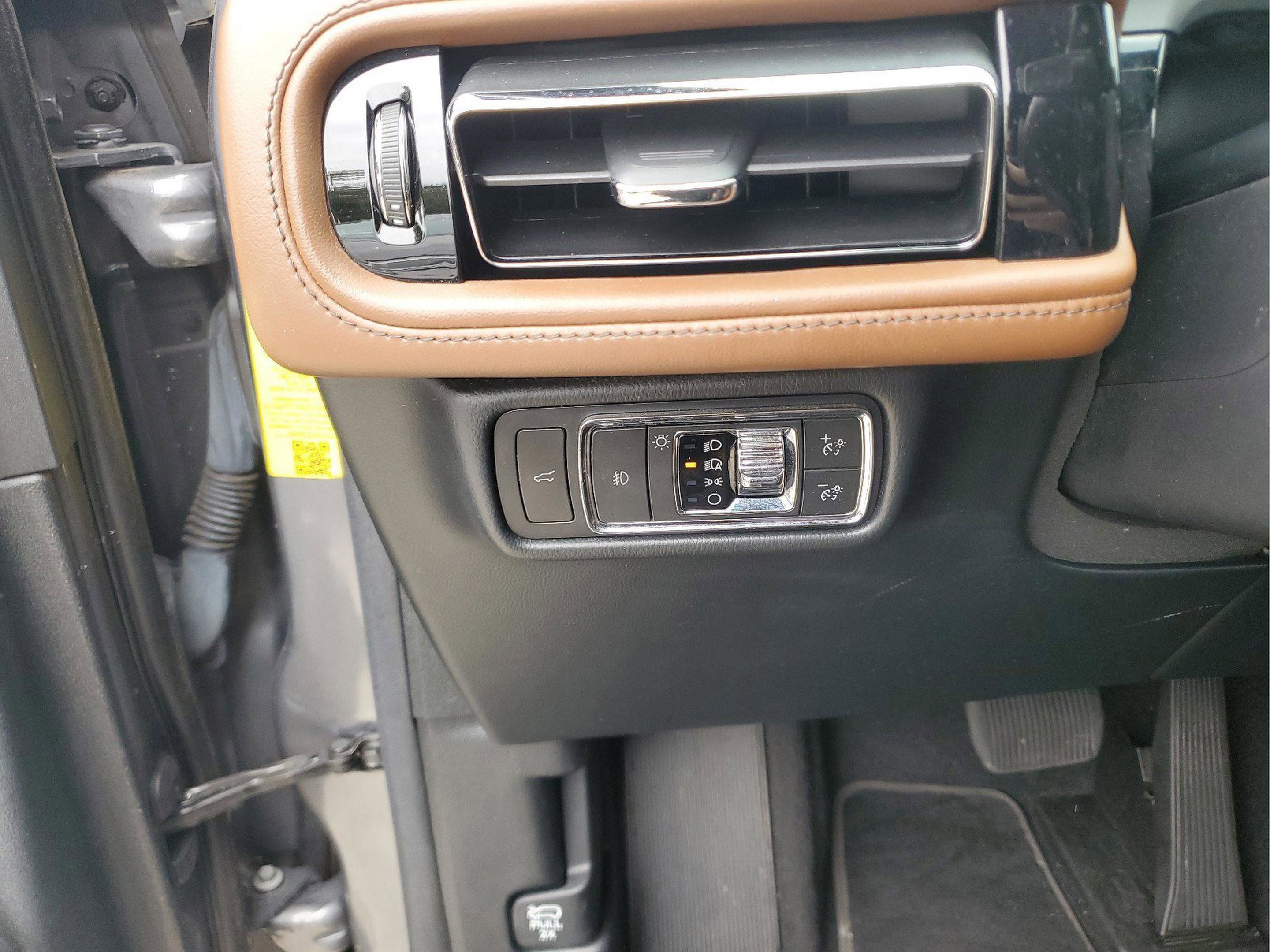 Used 2021 Lincoln Aviator Reserve w/ Equipment Group 208A image 28