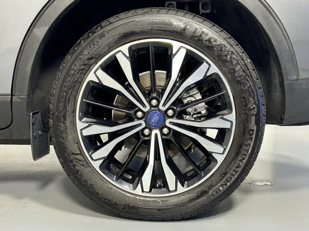 Used 2021 Ford Escape SE w/ SE Sport Appearance Package image 35