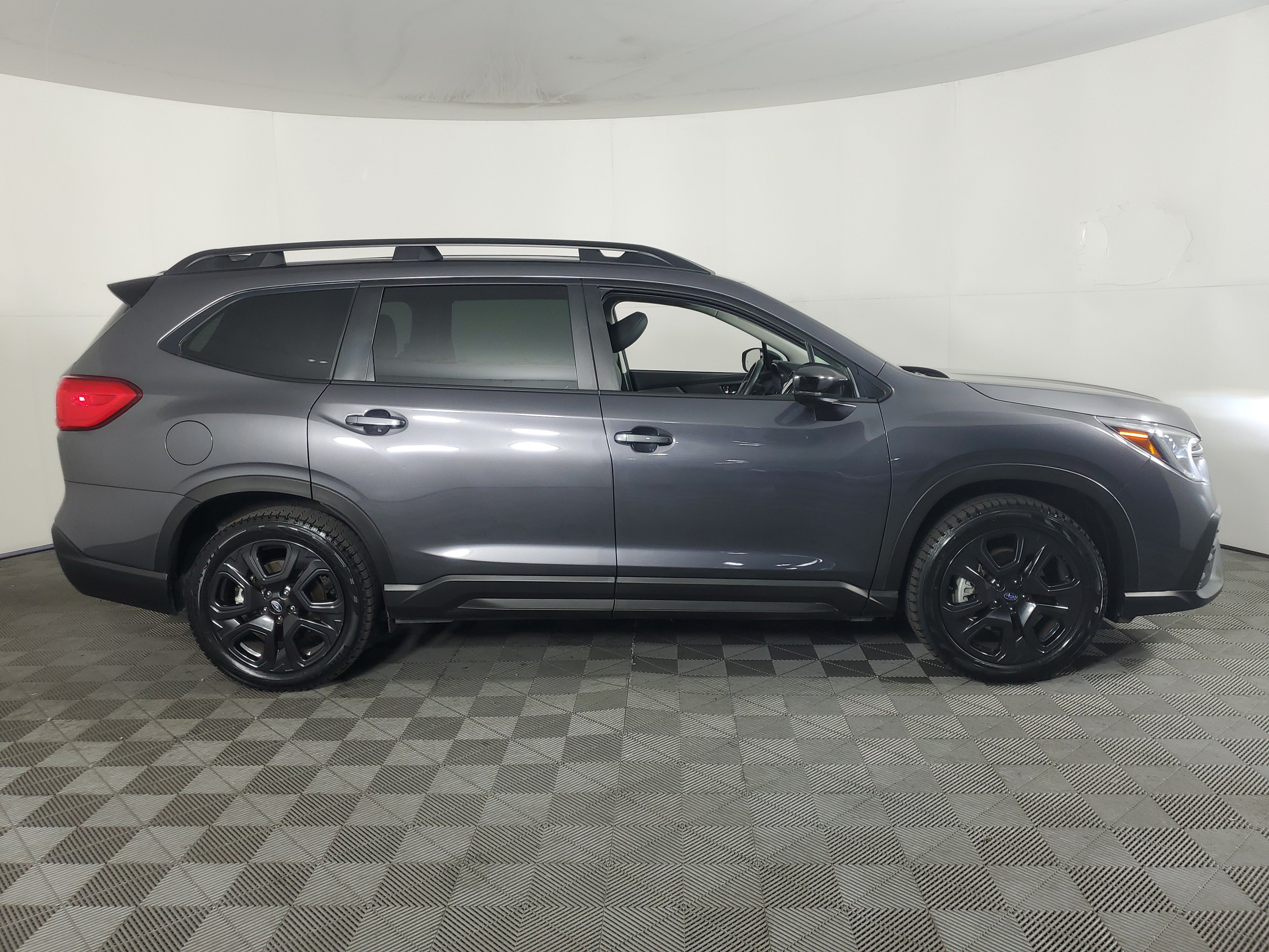 Used 2024 Subaru Ascent Onyx Edition AWD/4WD image 3