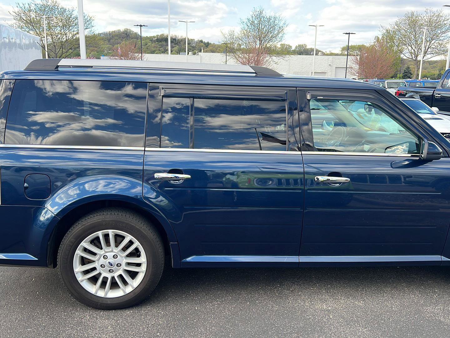 Used 2017 Ford Flex SEL w/ Equipment Group 202A AWD/4WD image 4