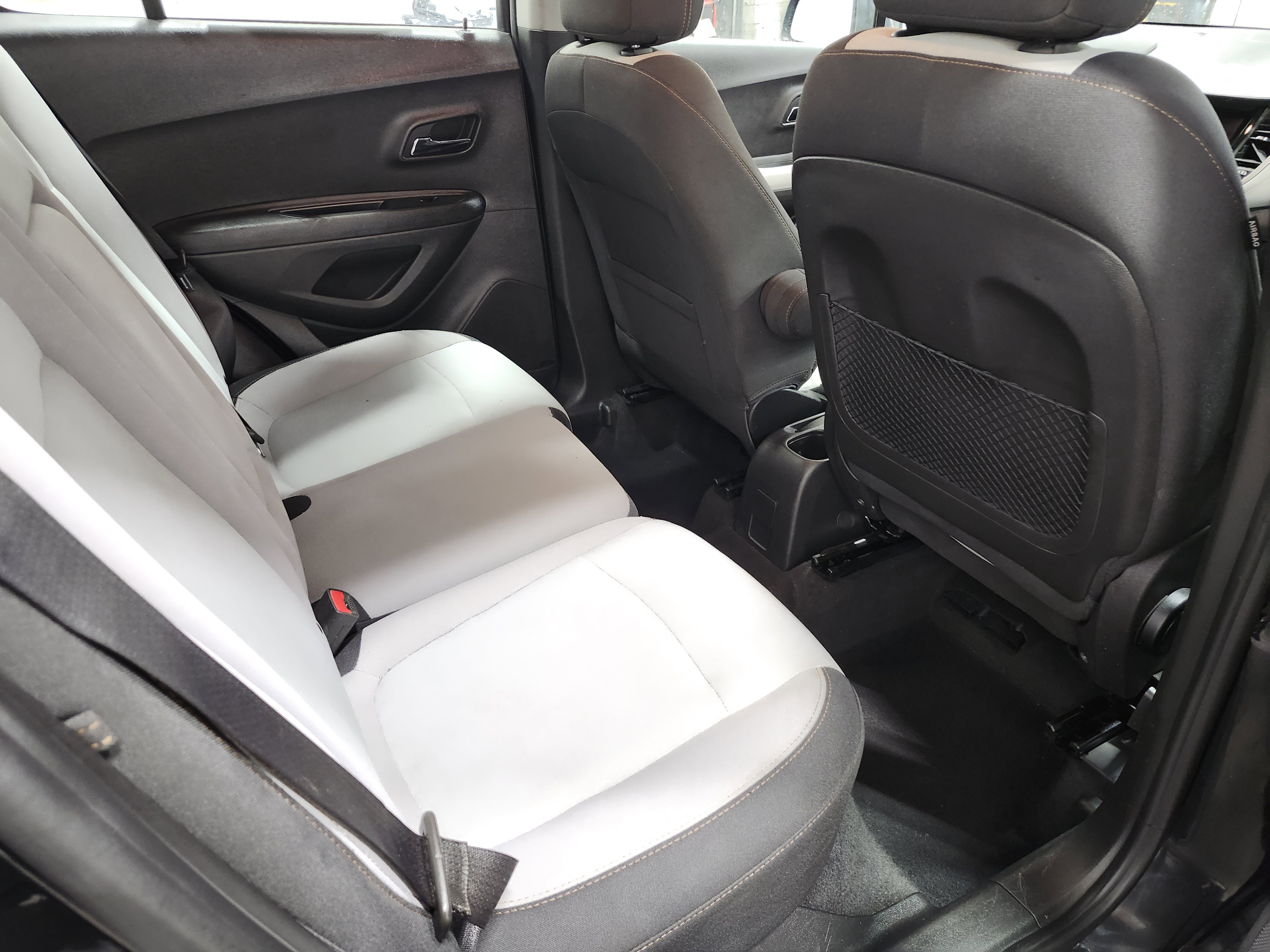 Used 2020 Chevrolet Trax LS FWD image 19