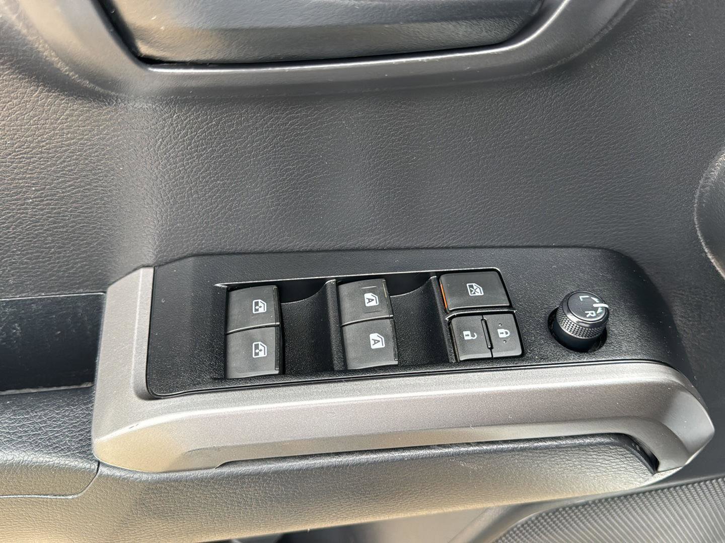Used 2023 Toyota Tacoma SR5 w/ Technology Package AWD/4WD image 12