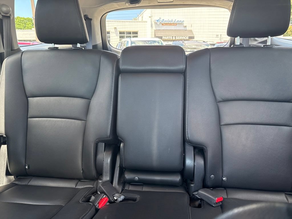 Used 2021 Honda Pilot Touring image 11