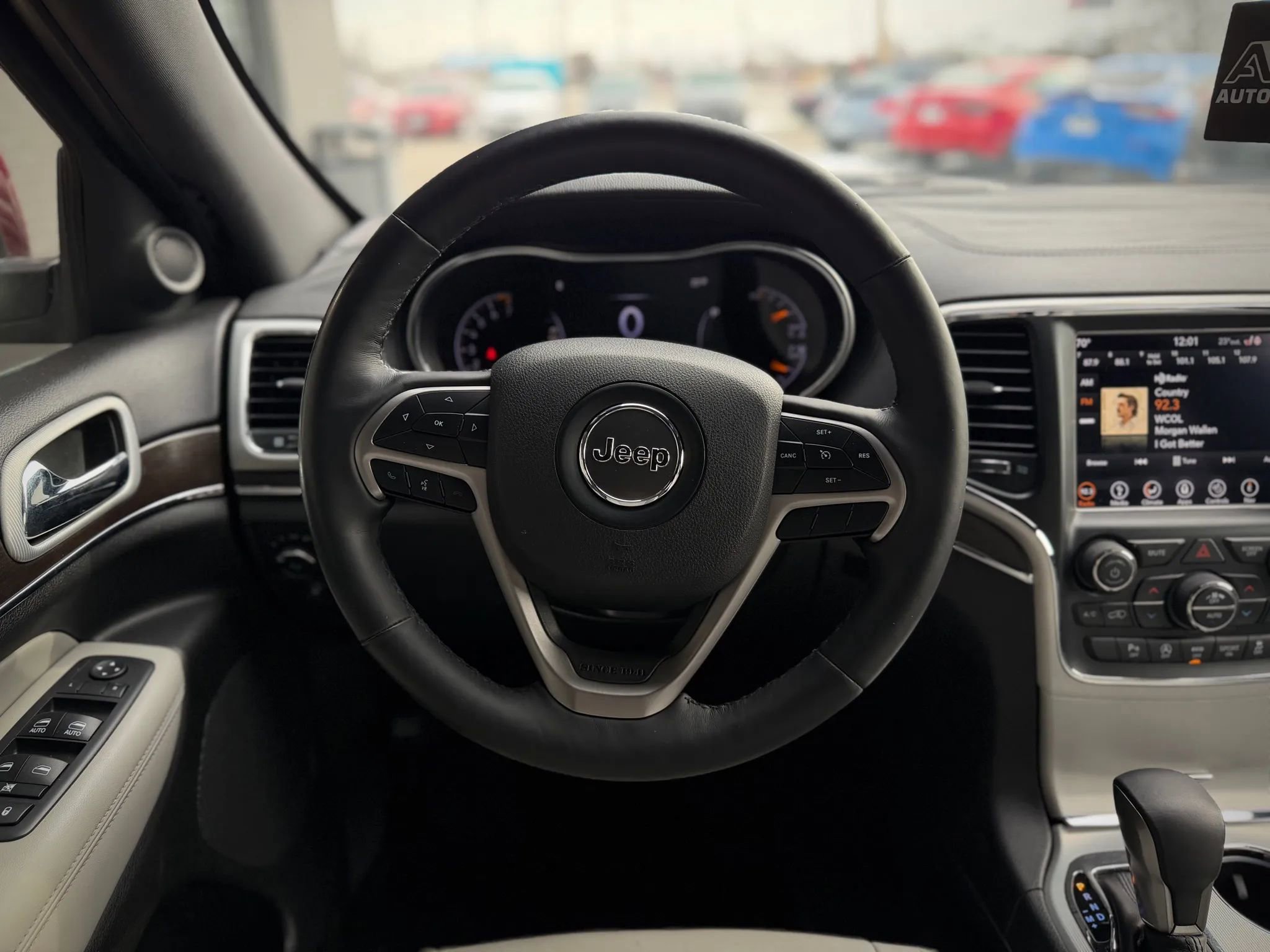 Used 2018 Jeep Grand Cherokee Limited image 11