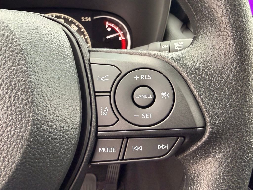 Used 2025 Toyota RAV4 XLE image 18