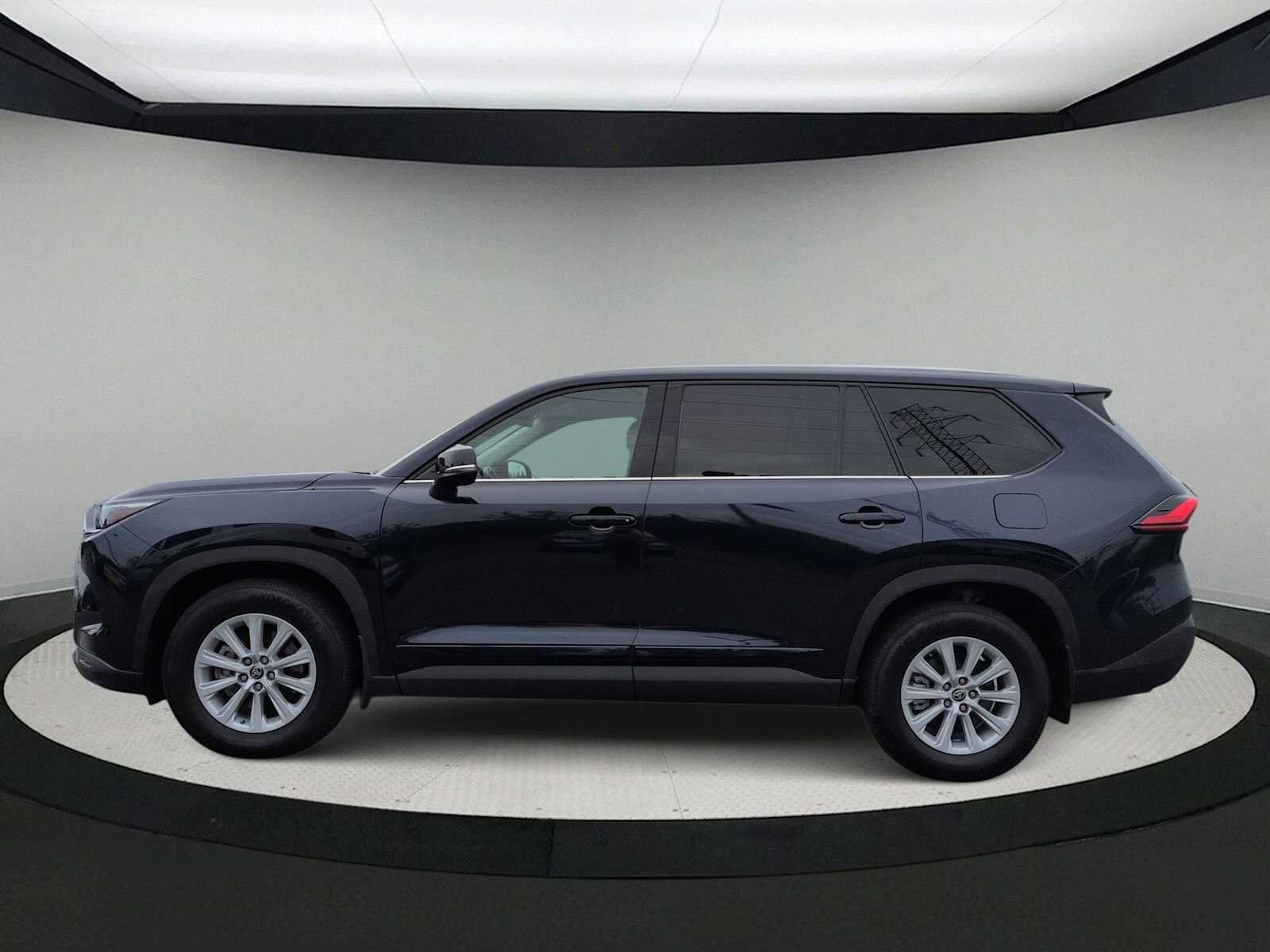 Used 2024 Toyota Grand Highlander AWD image 5