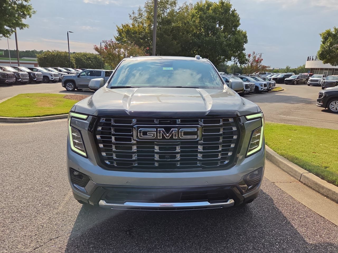 New 2026 GMC Yukon XL Denali Ultimate AWD/4WD image 3