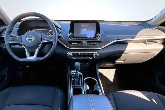 Used 2023 Nissan Altima 2.5 SV FWD image 7
