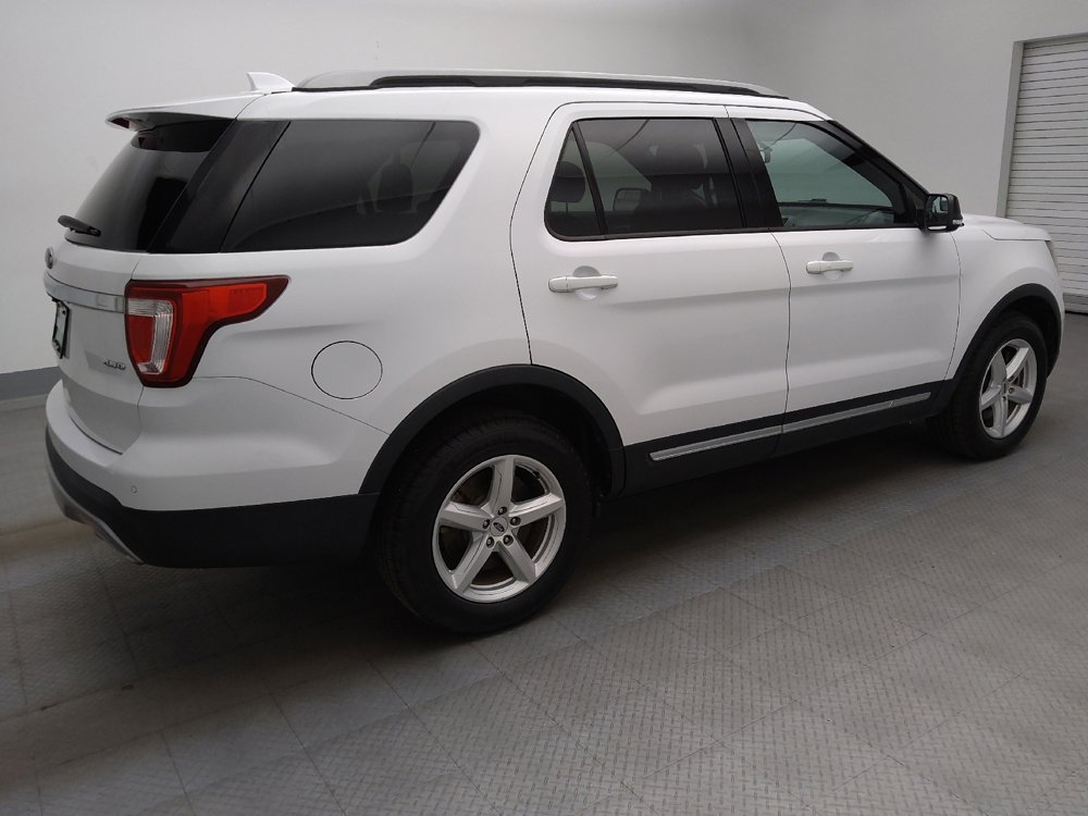 Used 2017 Ford Explorer XLT w/ Equipment Group 201A AWD/4WD image 10