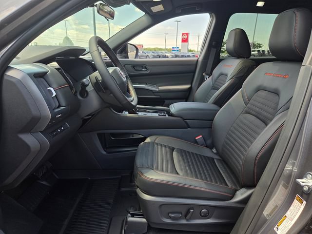 New 2026 Nissan Pathfinder Rock Creek w/ Rock Creek Premium Package AWD/4WD image 9