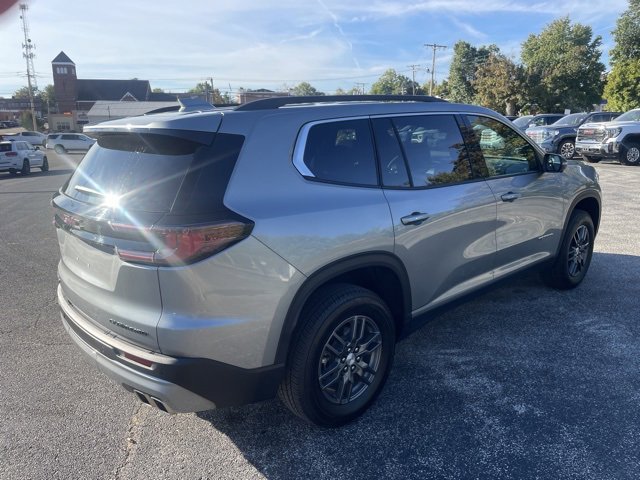 Used 2025 GMC Acadia Elevation image 3